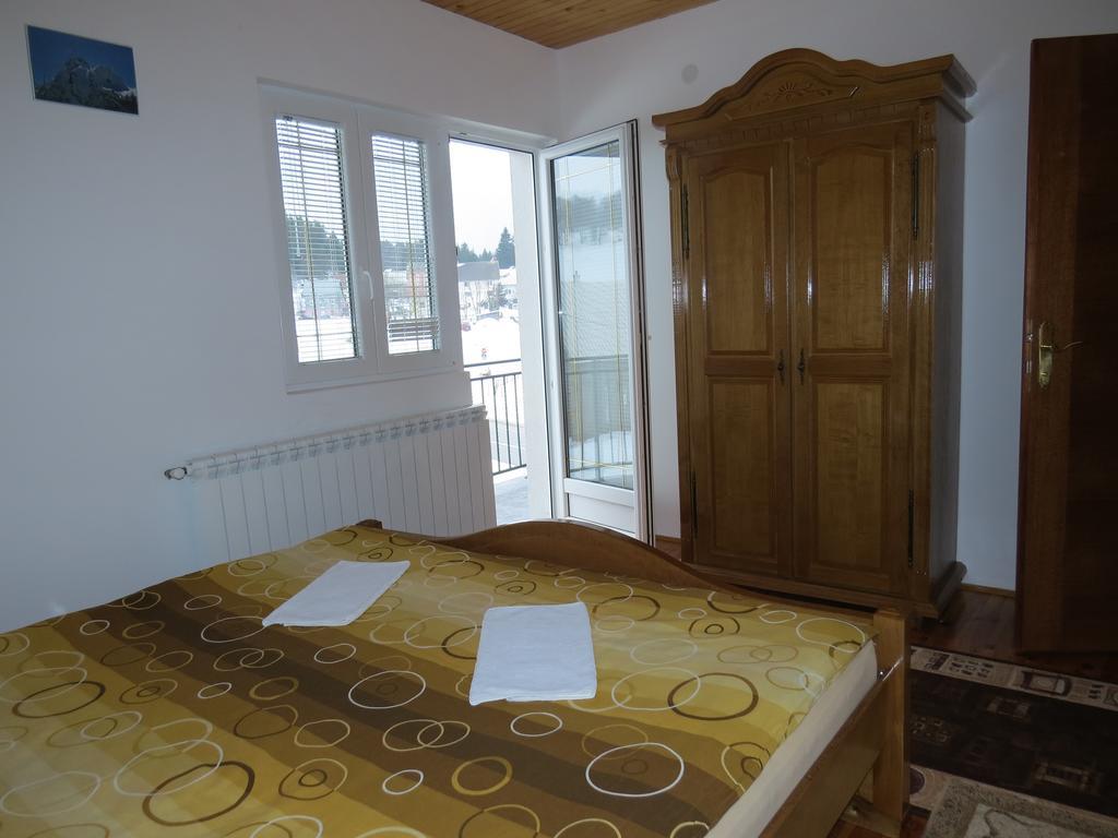 Rooms And Bungalows Sreten Zugic Zabljak  Phòng bức ảnh