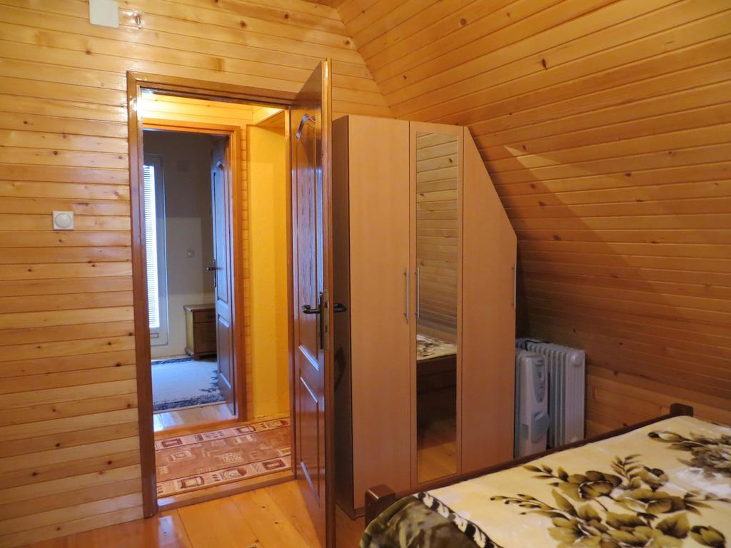 Rooms And Bungalows Sreten Zugic Zabljak  Phòng bức ảnh